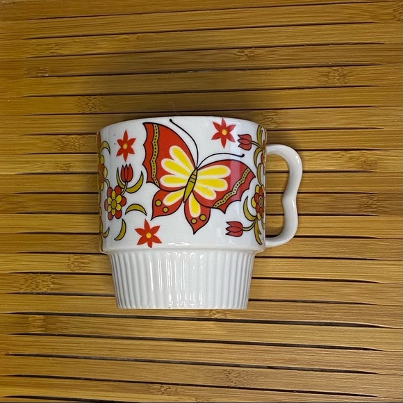 🎈SOLD🎈 Mid Century Mug Butterflies - Red & Yellow - Picture 9 of 16